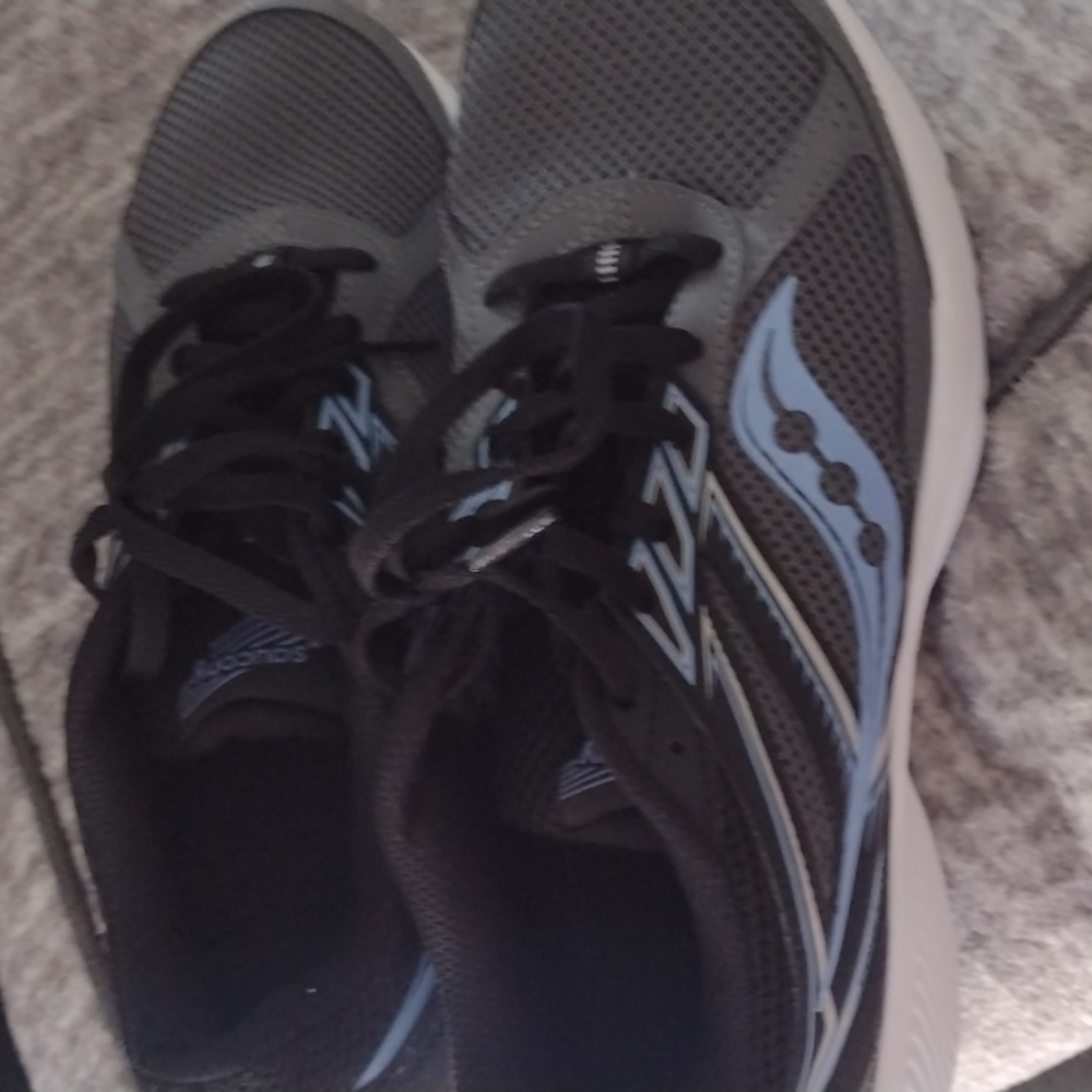 Saucony active shoes size 11